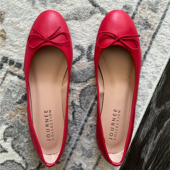 Red flats - Picture 2 of 4